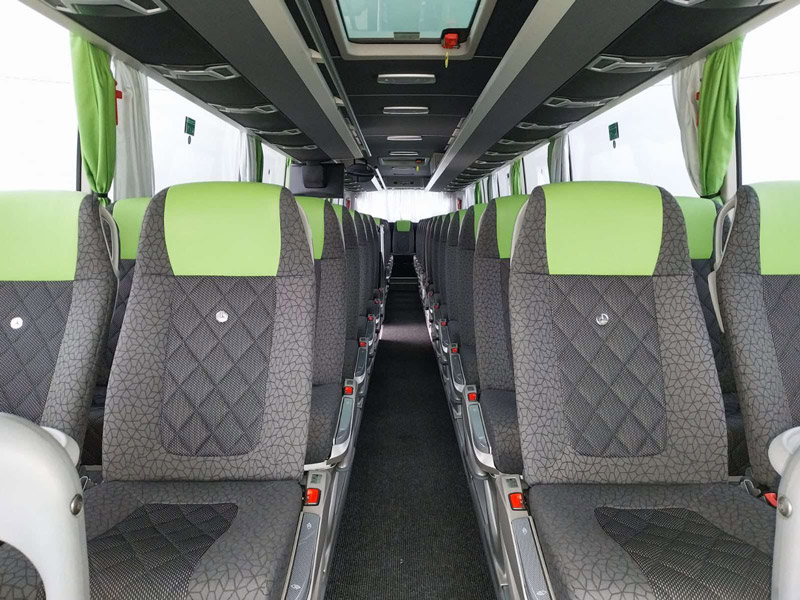 Mercedes Tourismo 2025